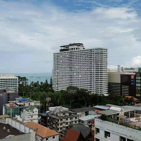 The Base Pattaya Aparthotel Exterior photo