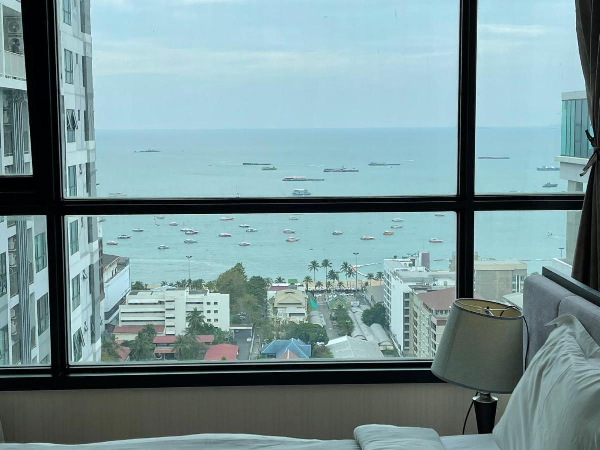 The Base Pattaya Aparthotel Exterior photo